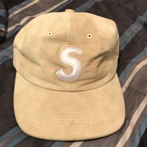 supreme s hat